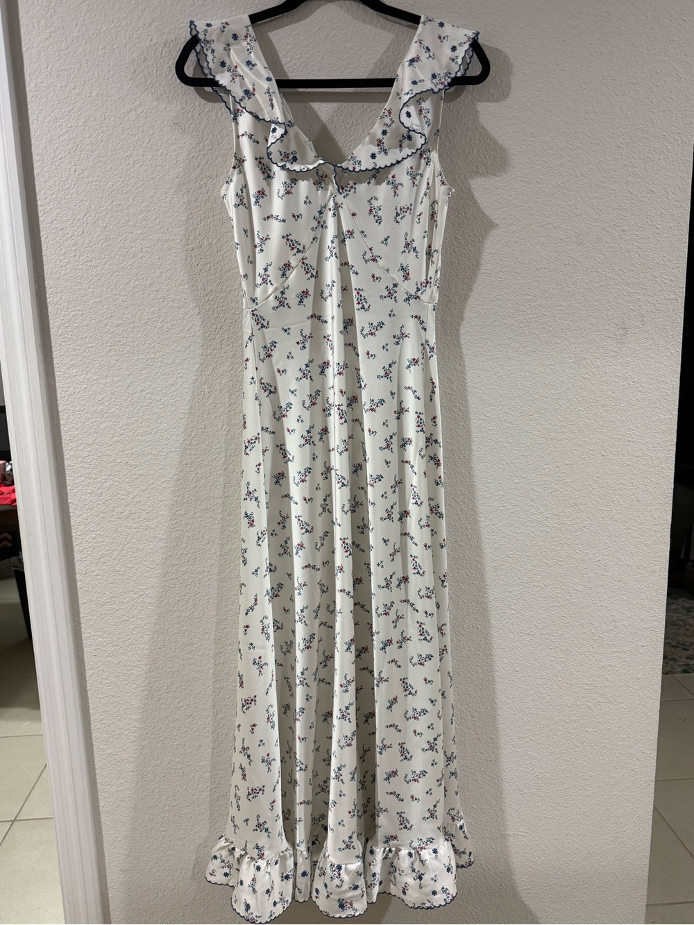 NWT Caroline Constas White Maxi Dress w/ Navy Floral embroidery silky ruffles - Picture 8 of 10